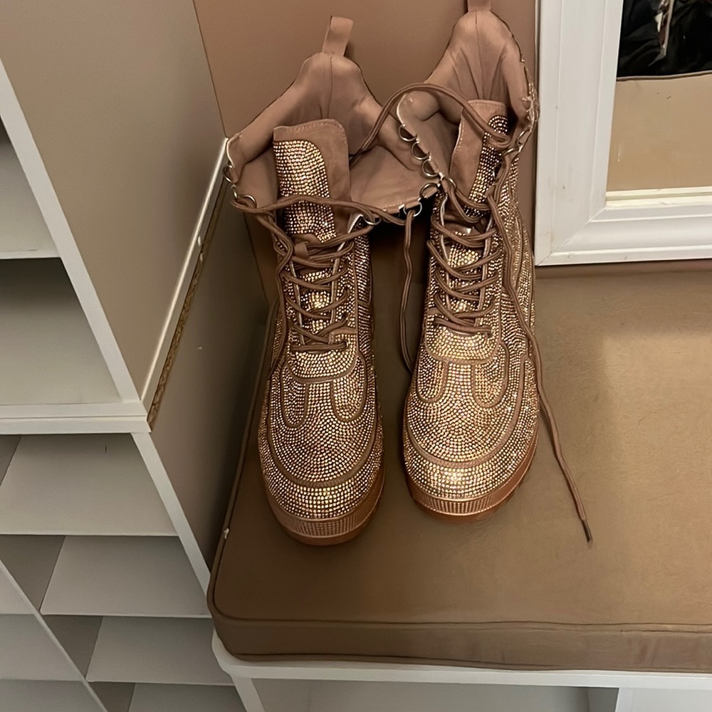 Brand new Cape Robin boots